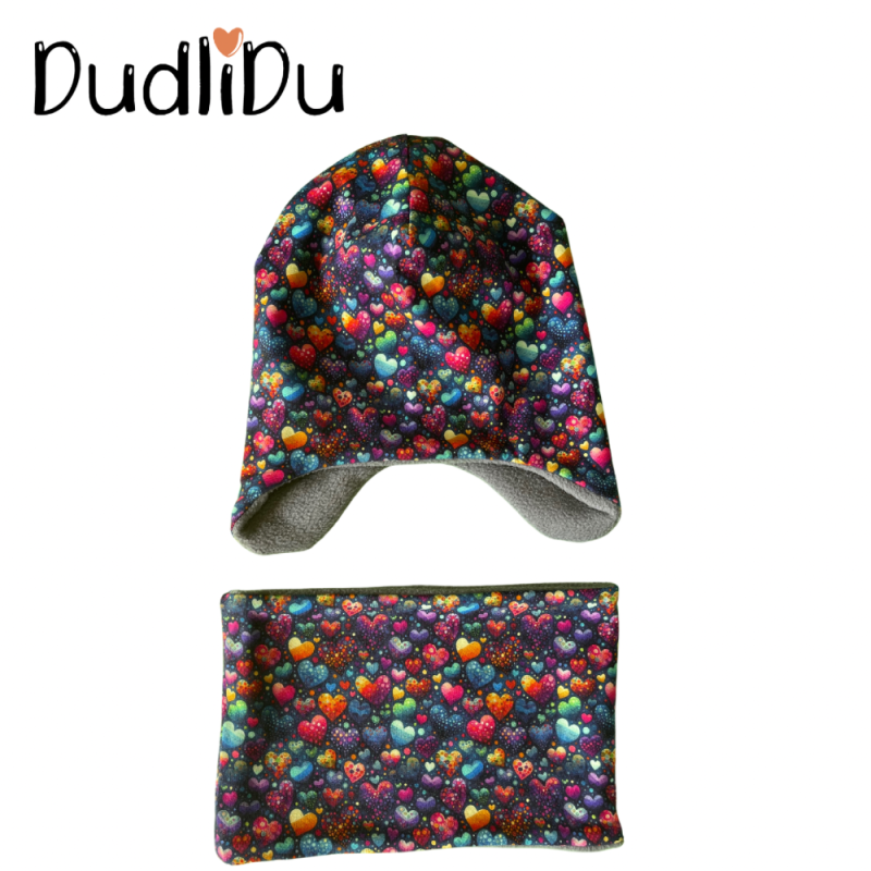 Fülvédős téli bélelt beanie sapka, körsál, szett - Színes szívek